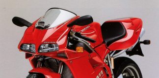 Ducati 916 (1994–1998): The Ultimate Italian Superbike Legend Ducati 916 1994 red superbike front and side view